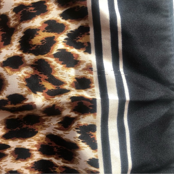 3 for $20❤️Silky animal print leopard scarf - Picture 3 of 3